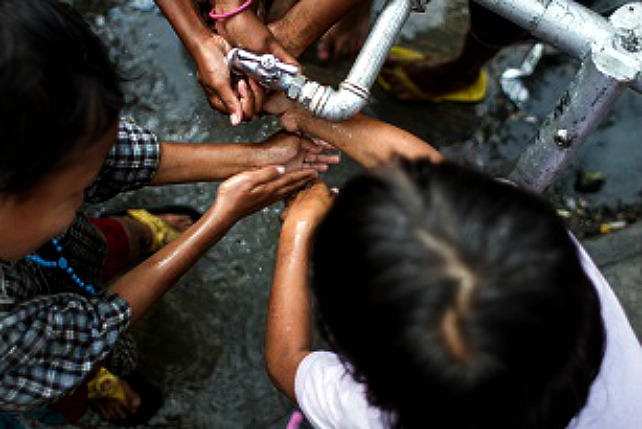 El acceso a agua, saneamiento e higiene de calidad, además de prevenir enfermedades hídricas, revierte en beneficios económicos. | Daniel Burgui