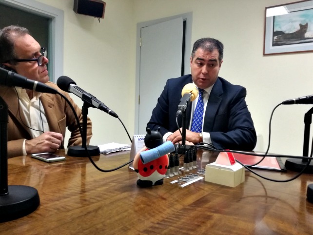 Momento de la entrevista en Radio Arlazón. 