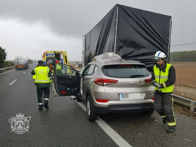 Sucesos Burgos Una mujer de 43 años resulta herida en un accidente en