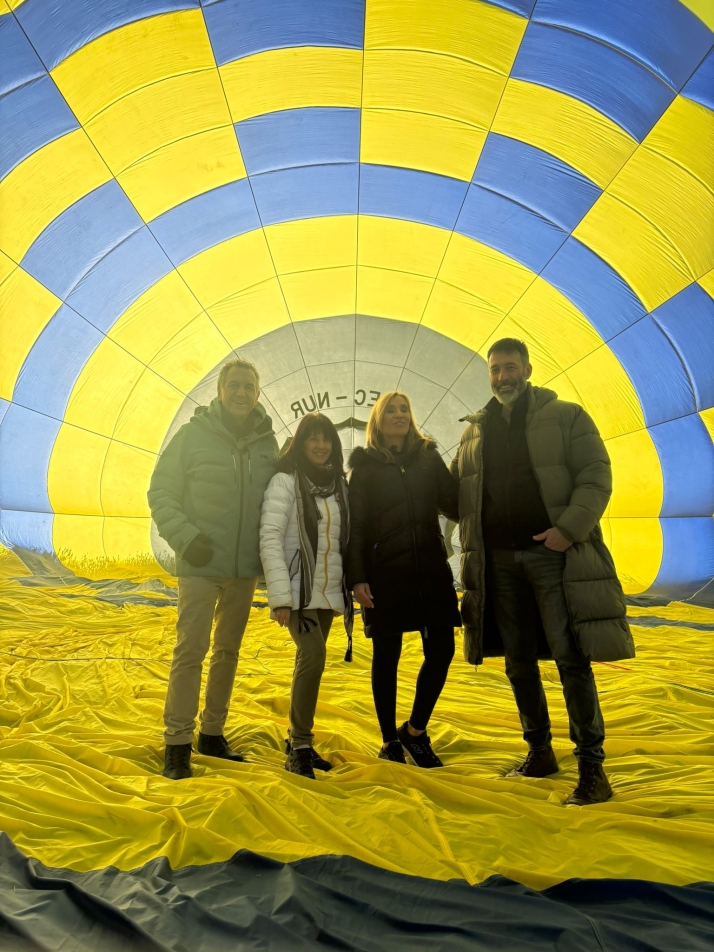 Roberto Brasero y Roc&iacute;o Mart&iacute;nez vuelan en globo sobre Burgos para promocionar el eclipse solar del 12 de agosto | Imagen 1