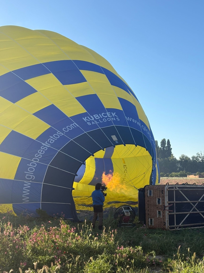 Roberto Brasero y Roc&iacute;o Mart&iacute;nez vuelan en globo sobre Burgos para promocionar el eclipse solar del 12 de agosto | Imagen 2