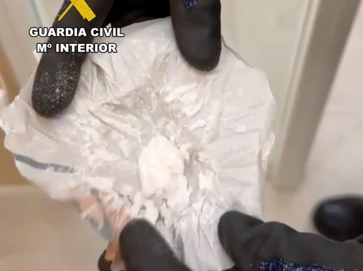 Detenido en Burgos tras una espectacular huida de madrugada con droga y un taser casero | Imagen 1