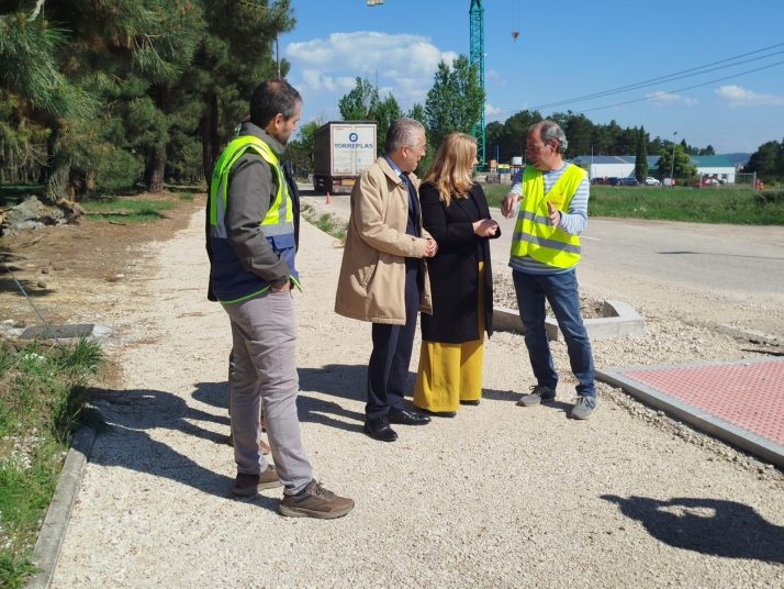 El acceso peatonal de Cortes estar&aacute; listo este verano | Imagen 1