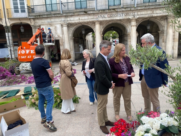 Burgos comienza a engalanarse para la Fiesta de las Flores con 5.000 plantas y 15.000 flores | Imagen 1