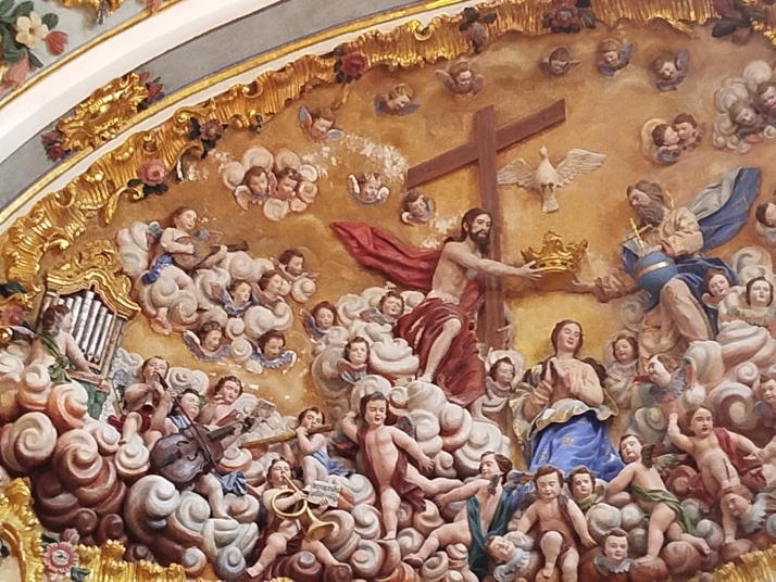 La Catedral de Burgos restaurará la policromía de la sacristía mayor tras detectar daños por sales en la cúpula | Imagen 1