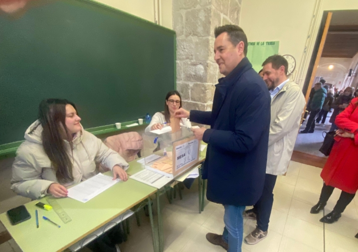 La participación en las elecciones se sitúa cerca del 53,06%, frente al 51,6% con respecto a los comicios de 2022 | Imagen 1