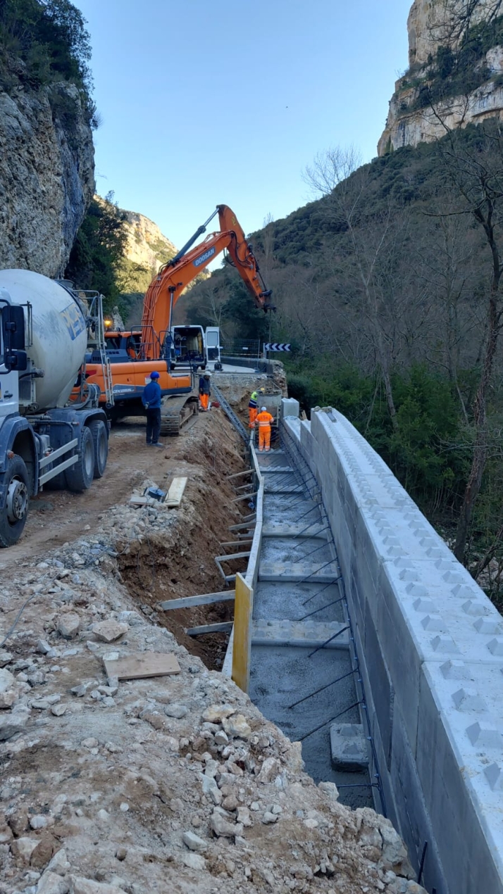 Restablecen dos meses después el tráfico en el Desfiladero de los Hocinos en Burgos | Imagen 1