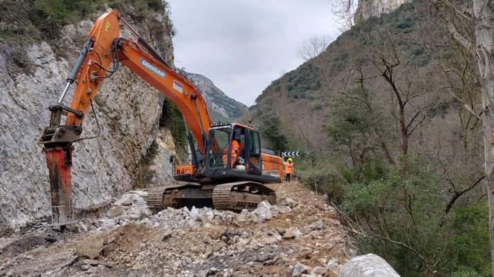 Restablecen dos meses después el tráfico en el Desfiladero de los Hocinos en Burgos | Imagen 2